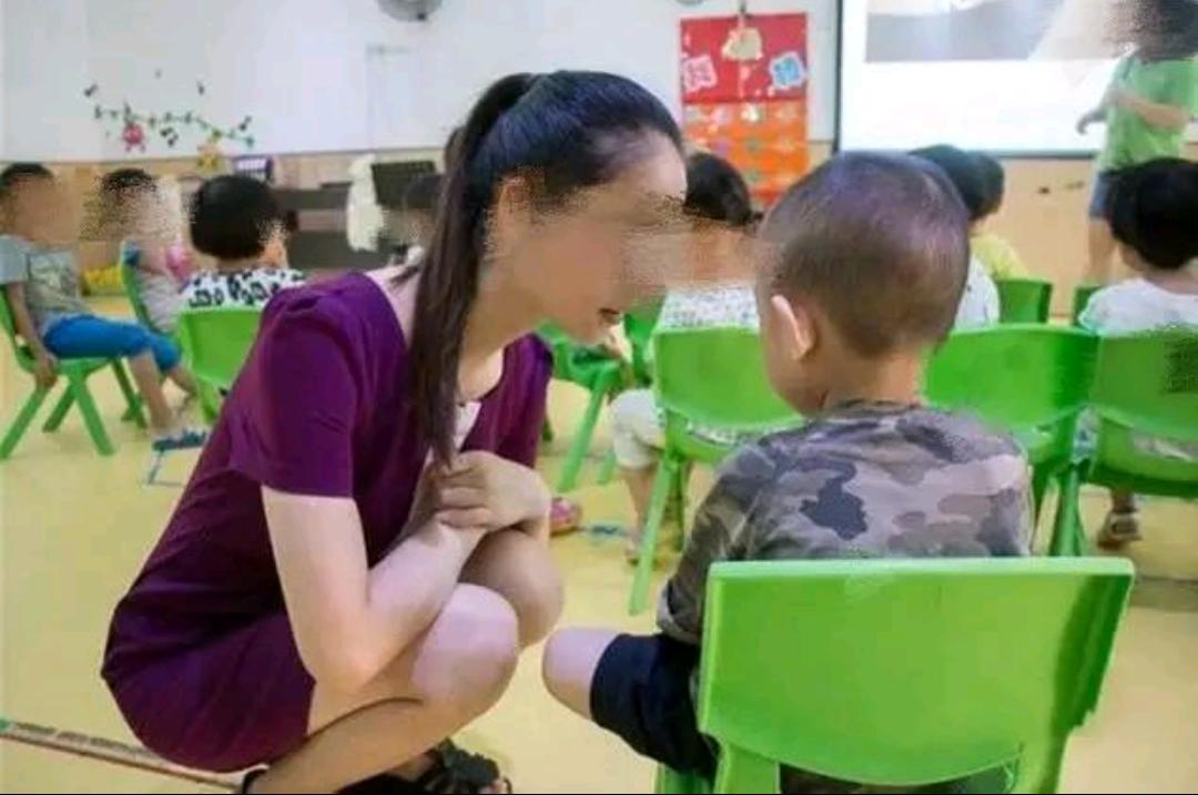 自贡幼儿园老师不雅视频原视频,带你揭秘真实的幼儿园教育
